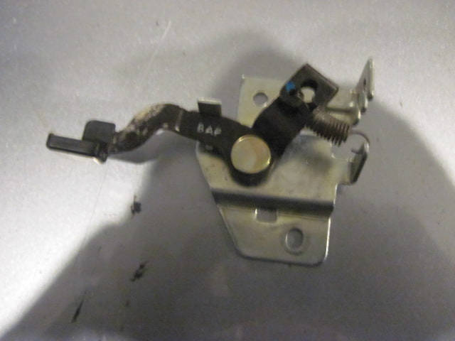 Ручка открывания лючка бензобака