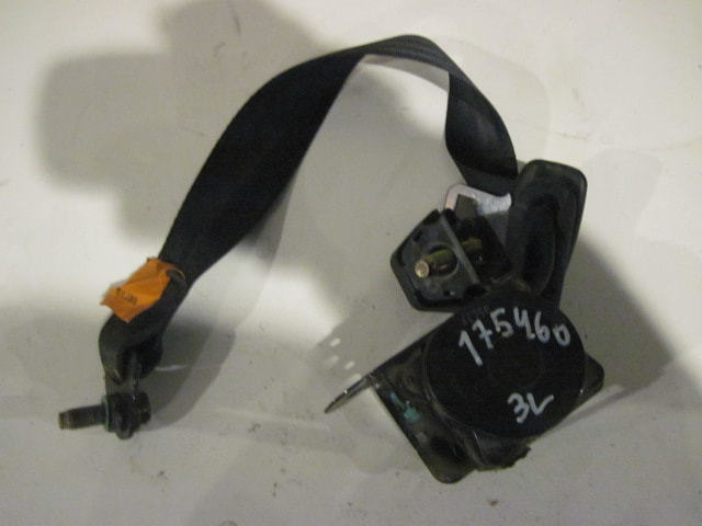 Ремень безопасности