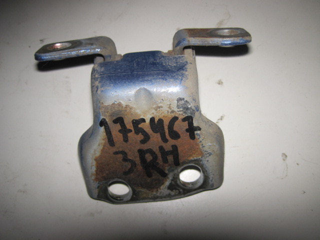 Петля двери задней правой нижняя