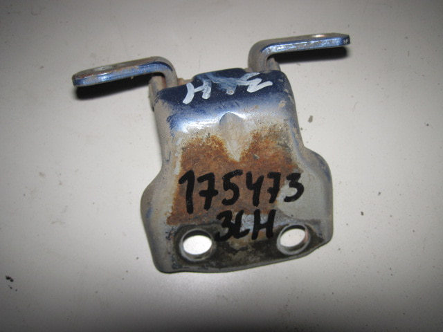 Петля двери задней левой нижняя