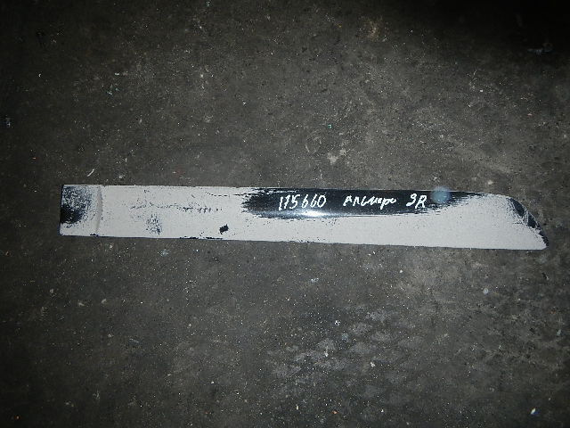 Молдинг задней правой двери