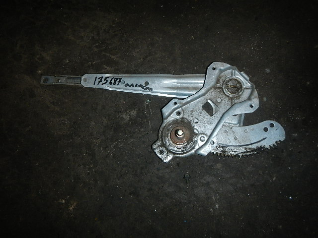 Стеклоподъемник механ. задний левый