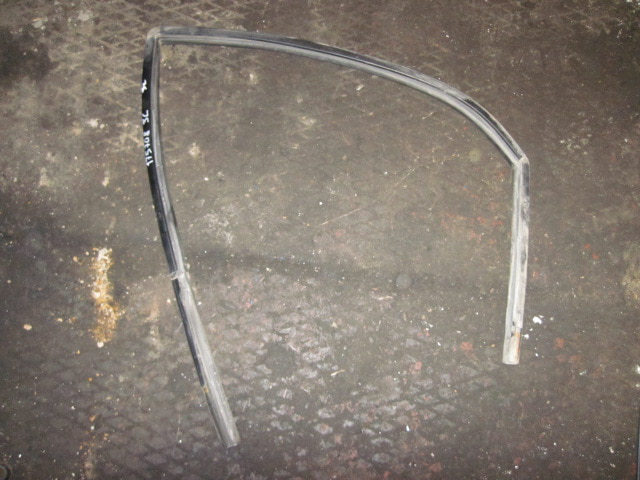 Уплотнитель стекла двери