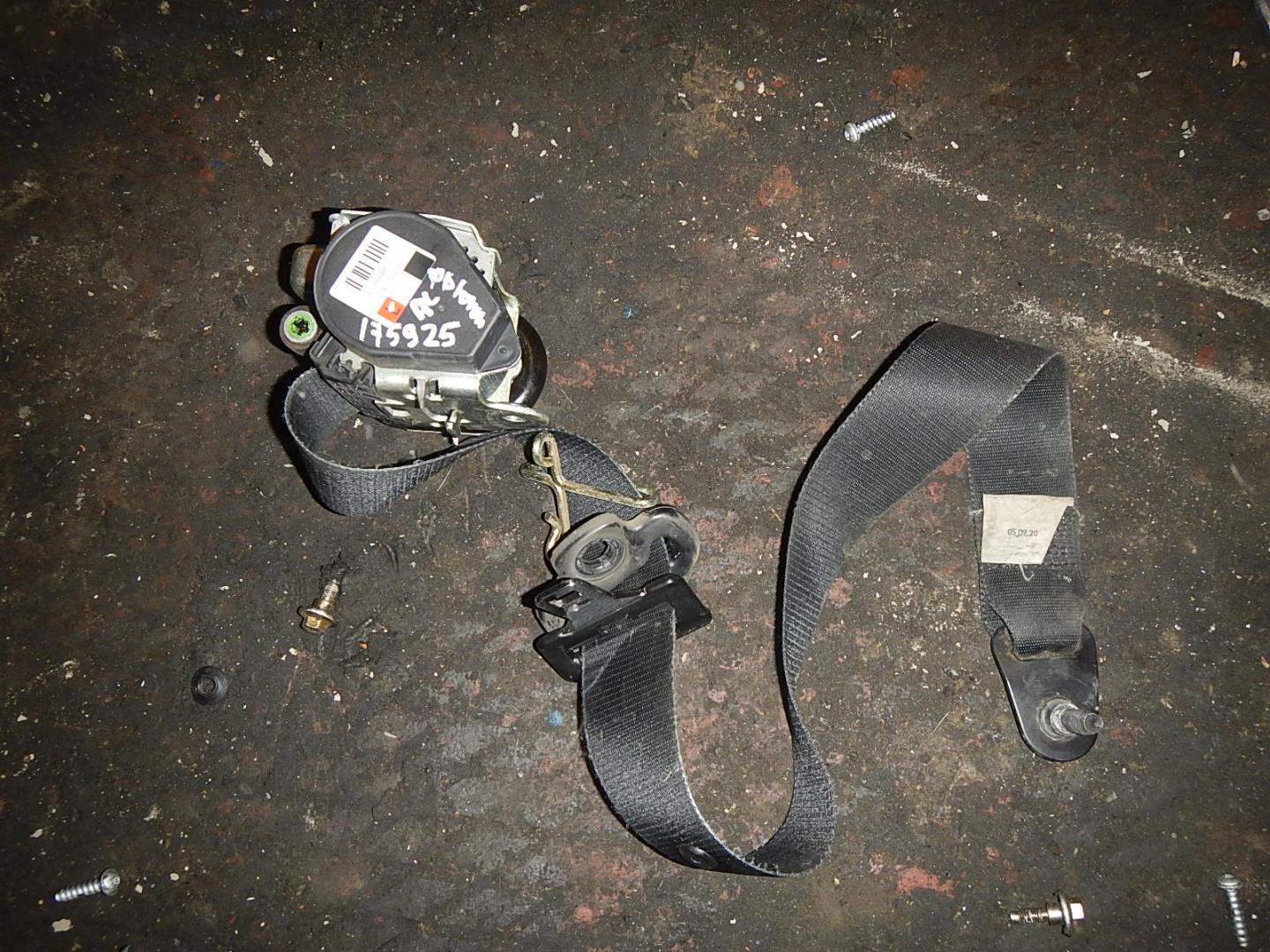 Ремень безопасности