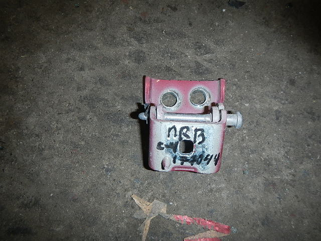 Петля двери передней правой верхняя