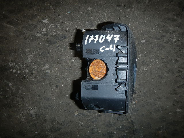 Подушка безопасности в рулевое колесо