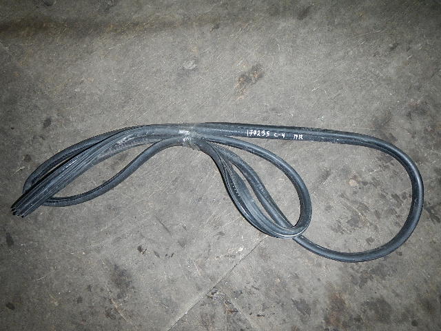 Уплотнитель двери