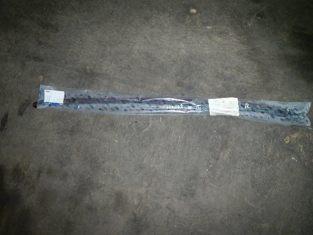 Молдинг лобового стекла