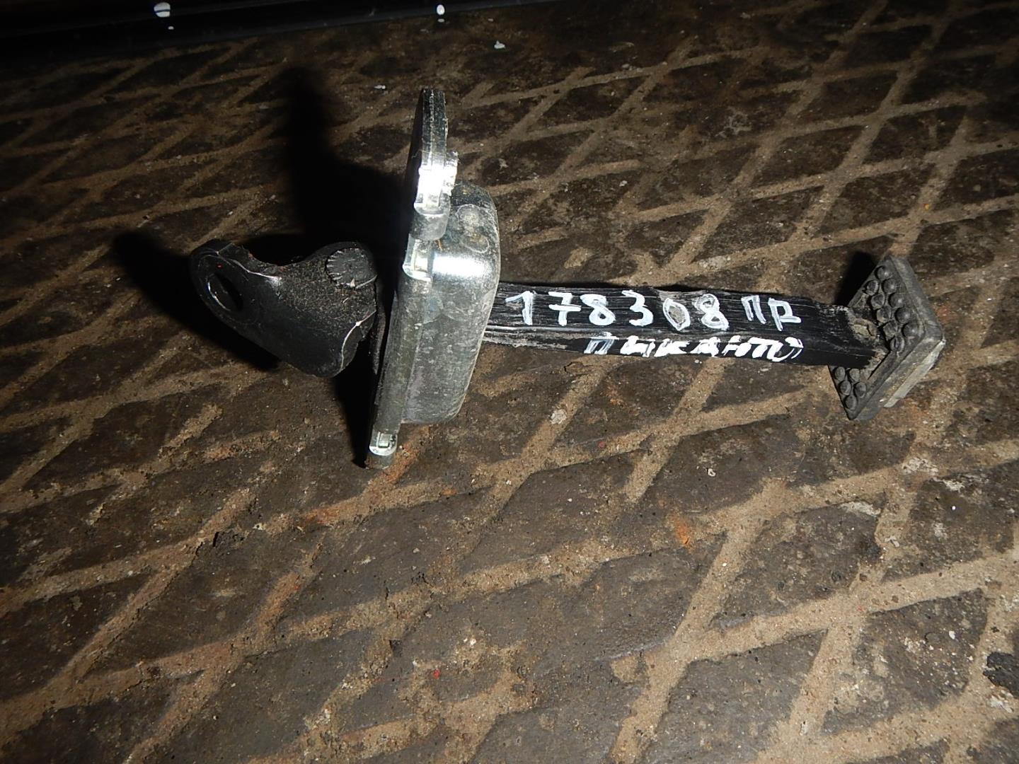 Ограничитель двери