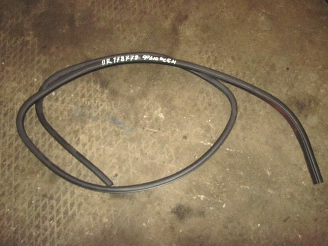 Уплотнитель двери