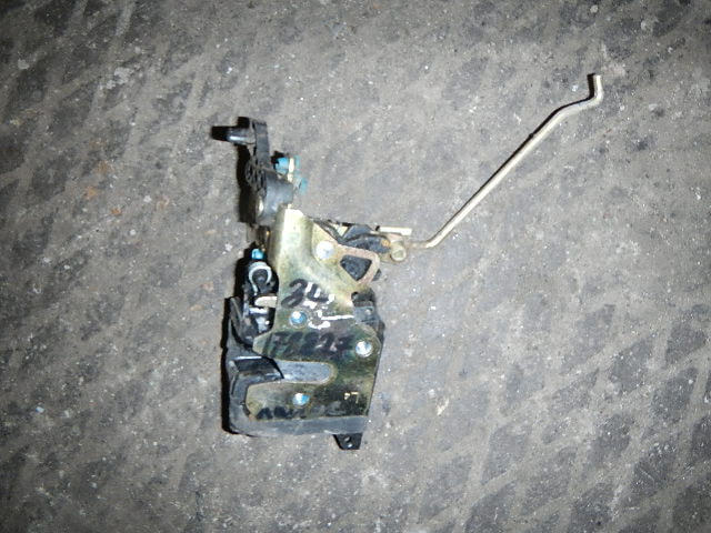 Замок двери задней левой