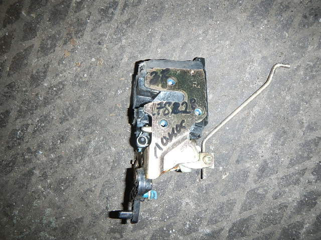 Замок двери задней правой