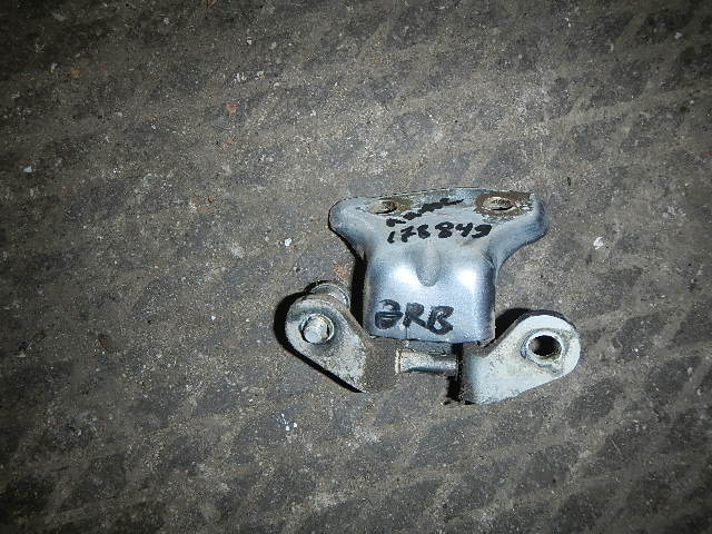 Петля двери задней правой верхняя