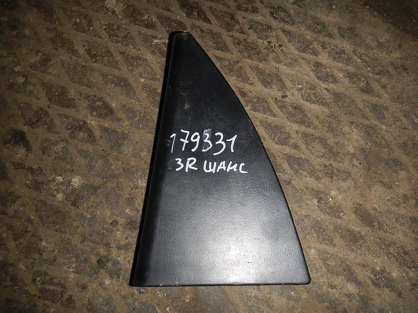 Накладка двери задней правой