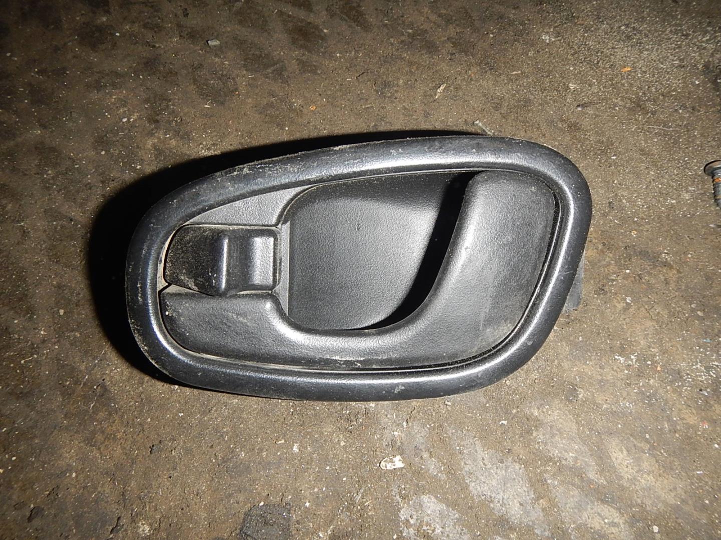 Ручка двери внутренняя левая