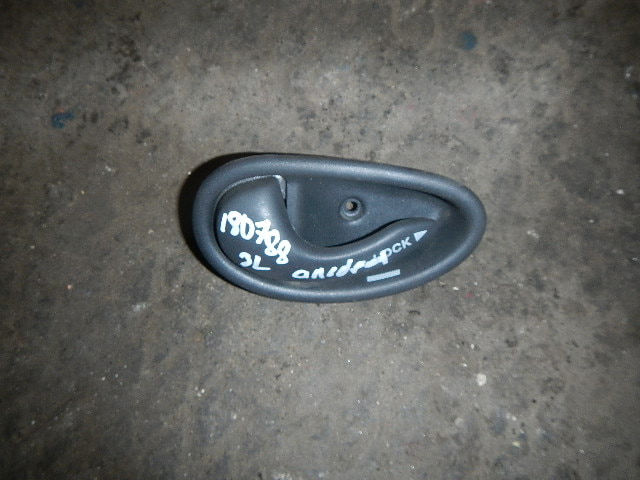 Ручка двери внутренняя левая