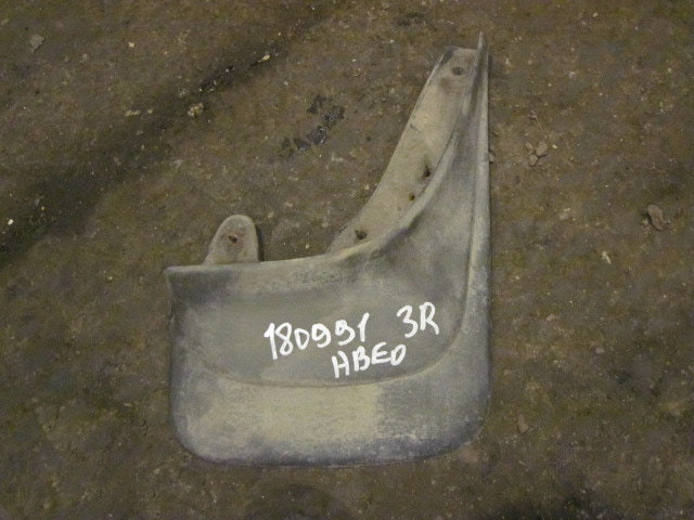 Брызговик задний правый