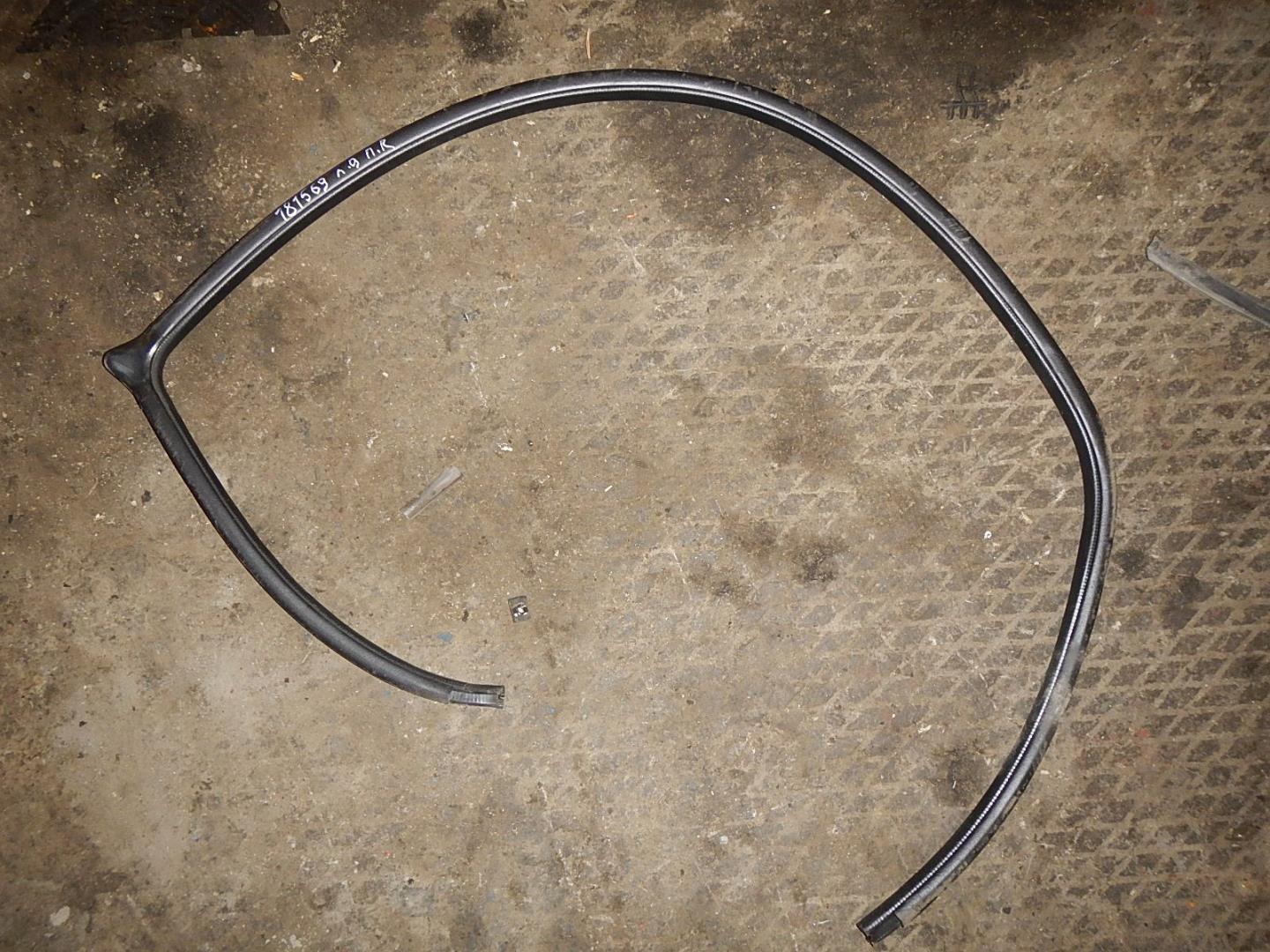 Уплотнитель двери