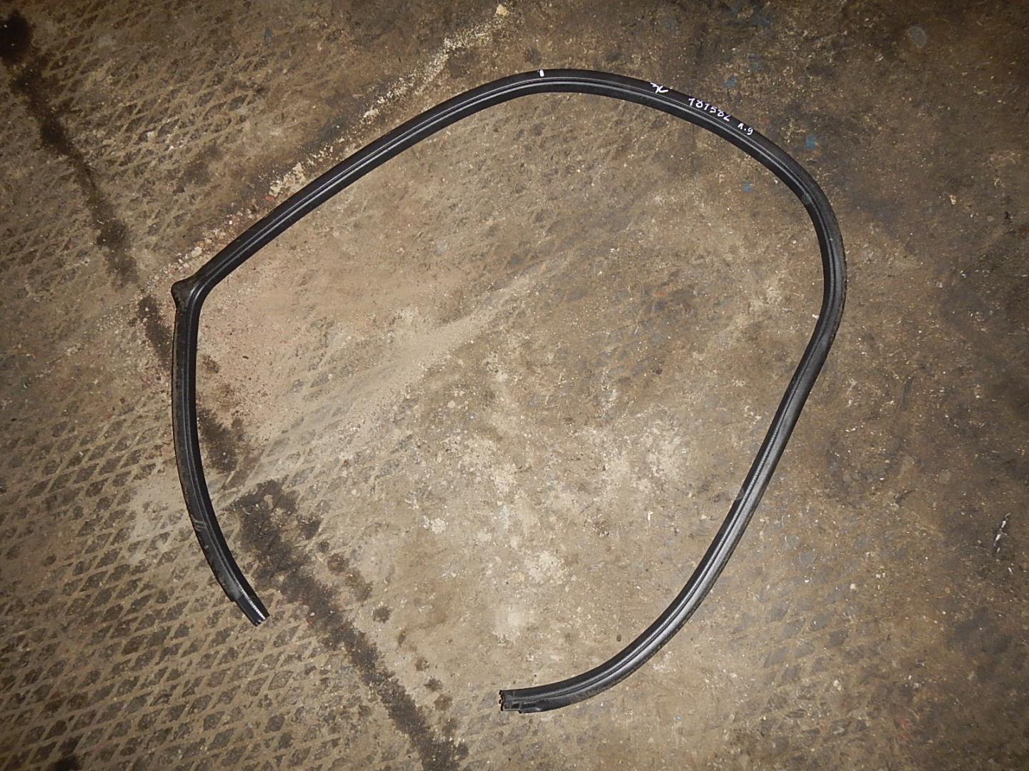 Уплотнитель двери