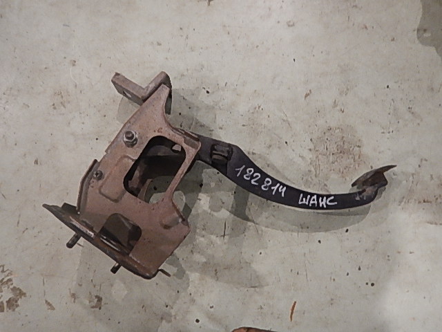 Педаль сцепления