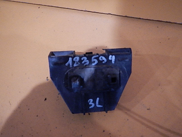 Кронштейн заднего бампера левый