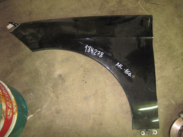 Крыло переднее левое