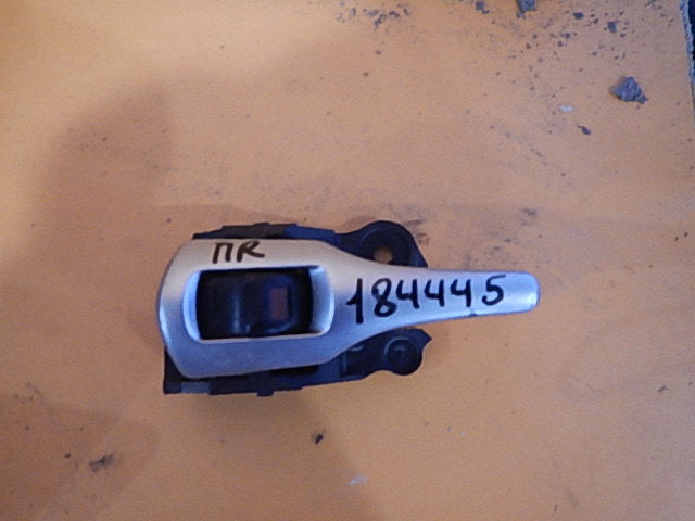 Ручка двери внутренняя правая