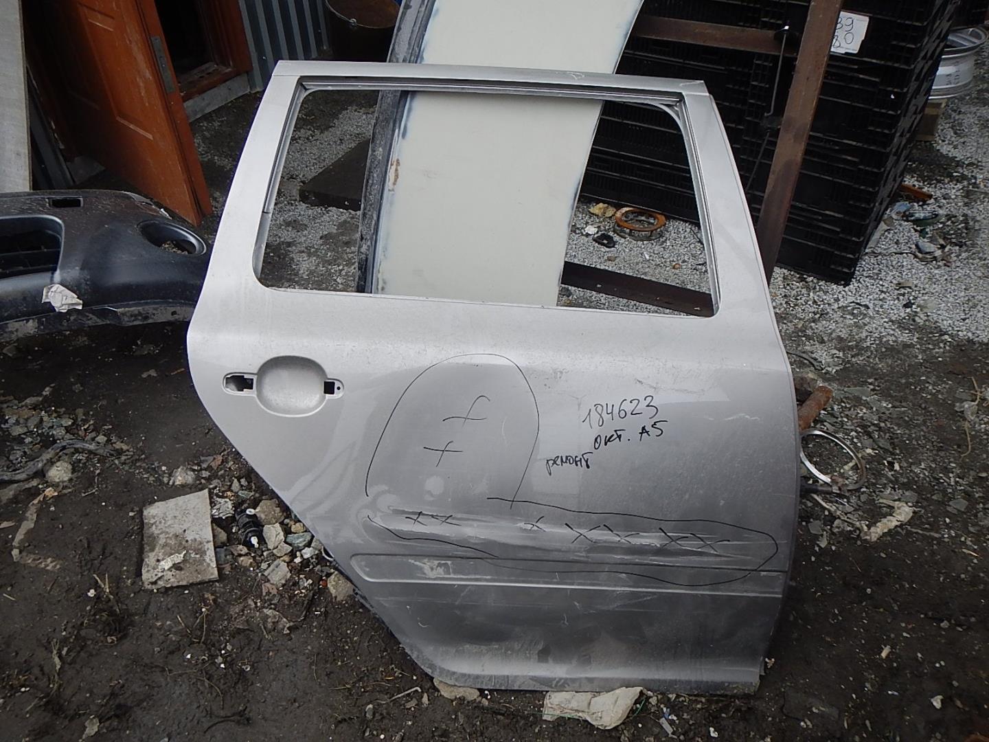 Дверь задняя правая