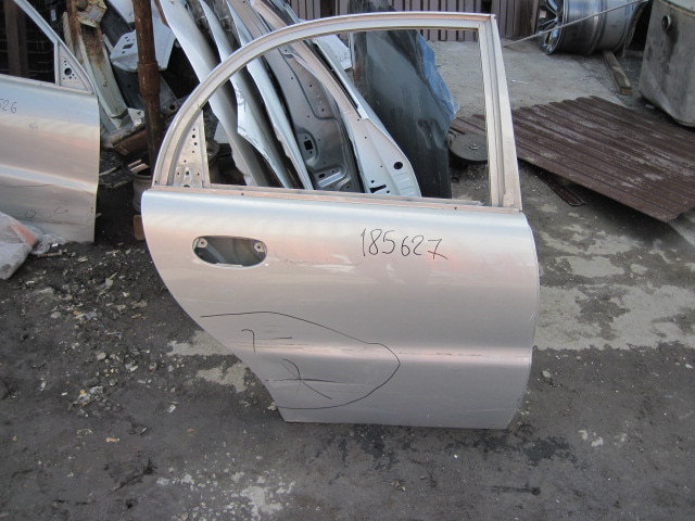 Дверь задняя правая