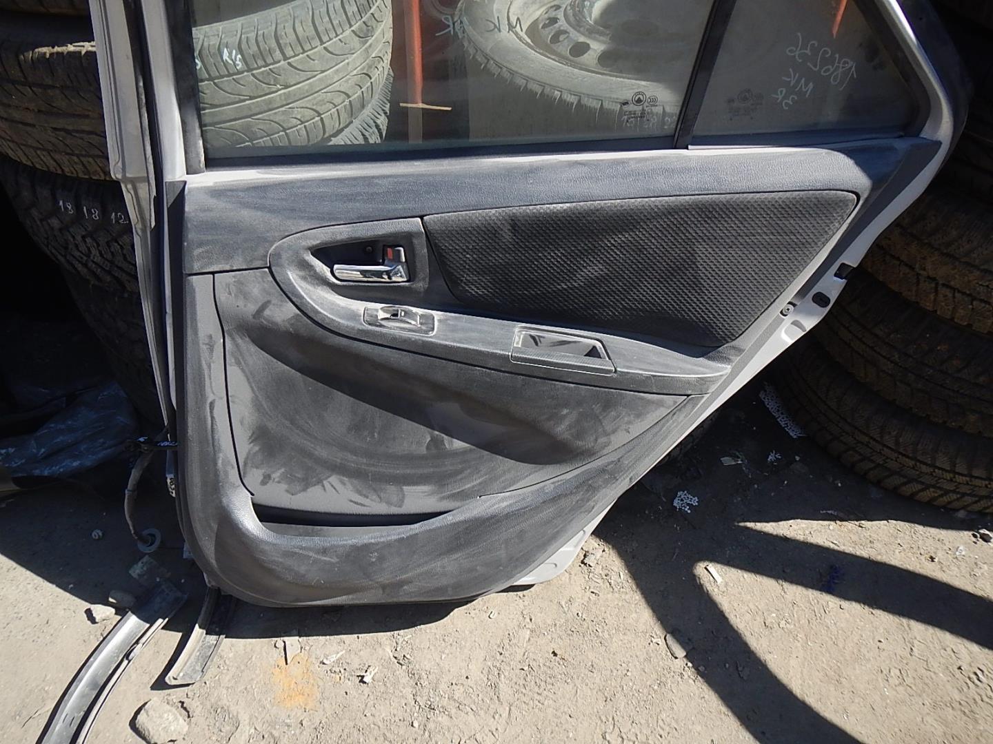 Обшивка двери задней правой