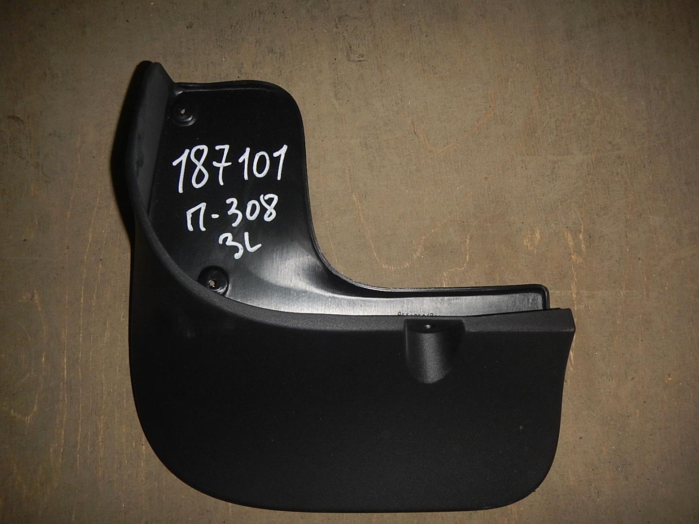 Брызговик задний левый