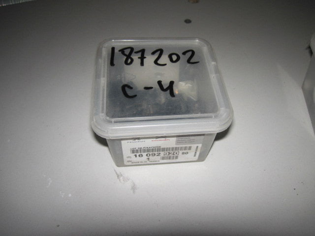 Кронштейн переднего бампера