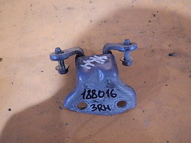 Петля двери задней правой нижняя