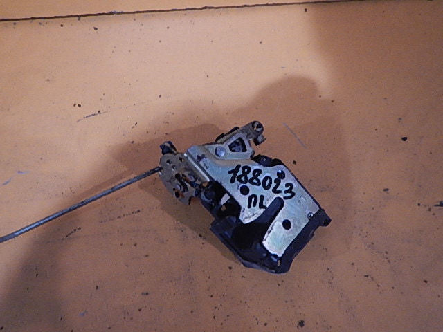 Замок двери задней правой