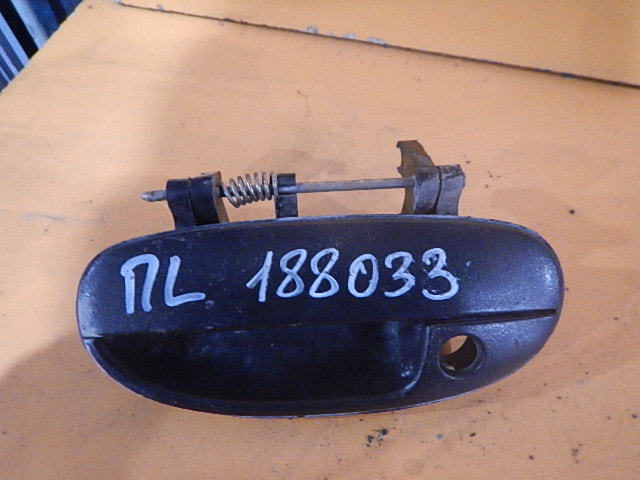 Ручка двери передней наружная левая