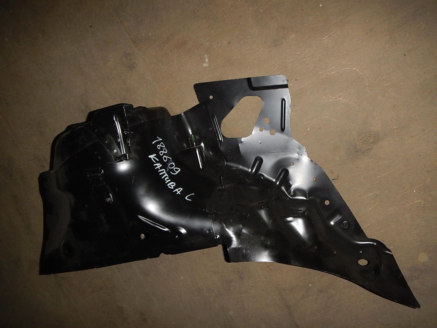 Брызговик передний левый