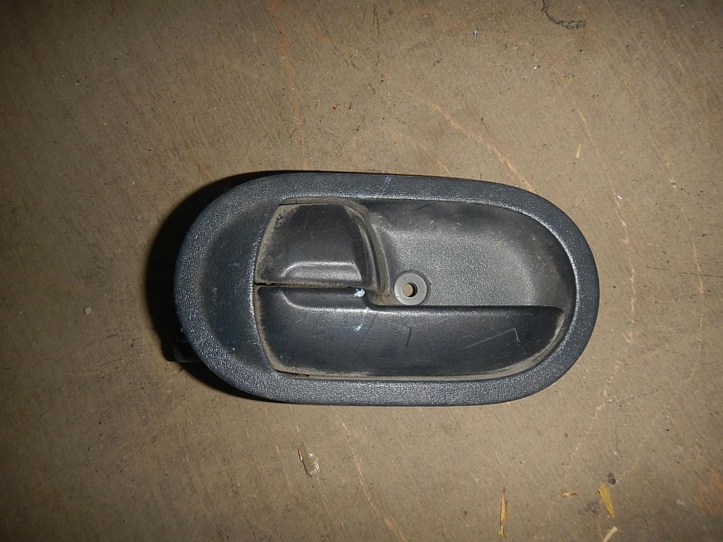 Ручка двери внутренняя левая