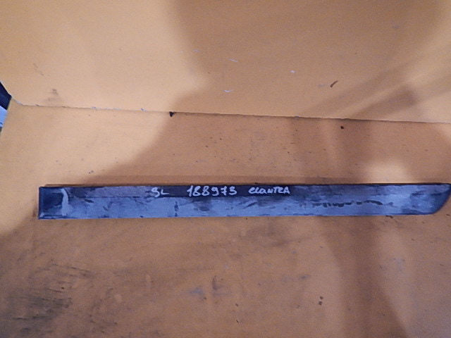 Молдинг задней левой двери