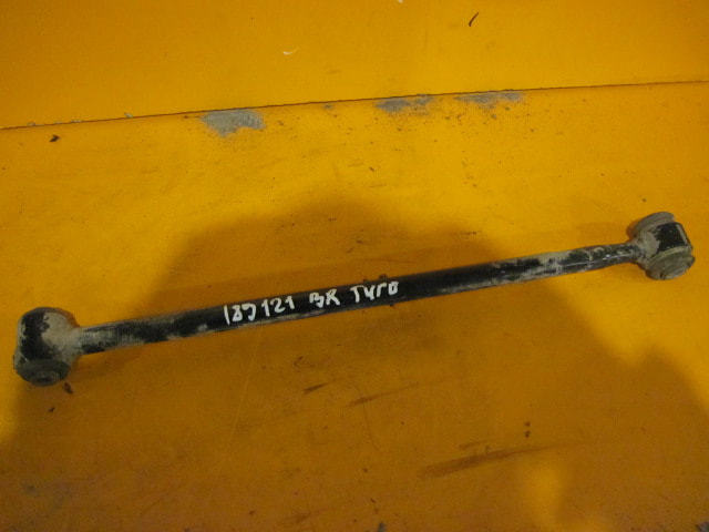 Рычаг задний нижний правый