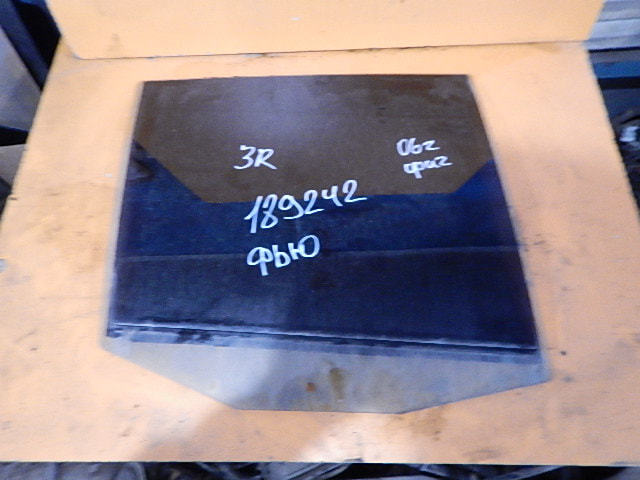 Стекло двери задней правой