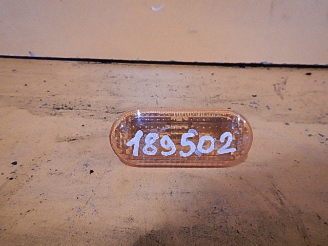 Повторитель на крыло желтый