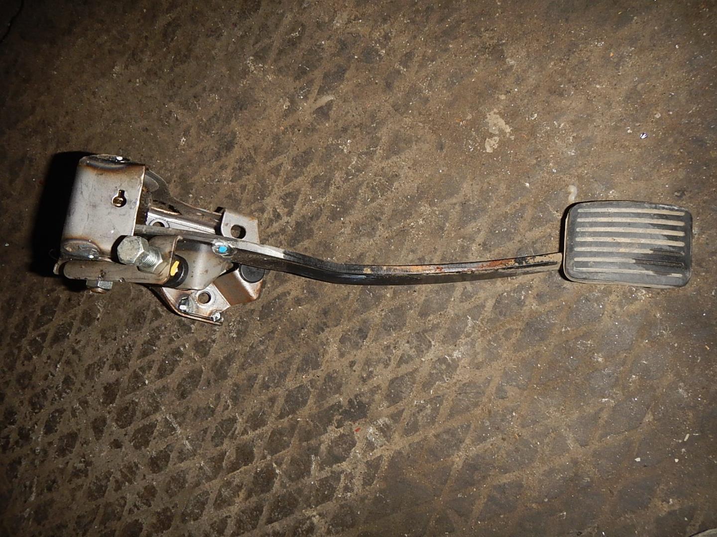 Педаль сцепления