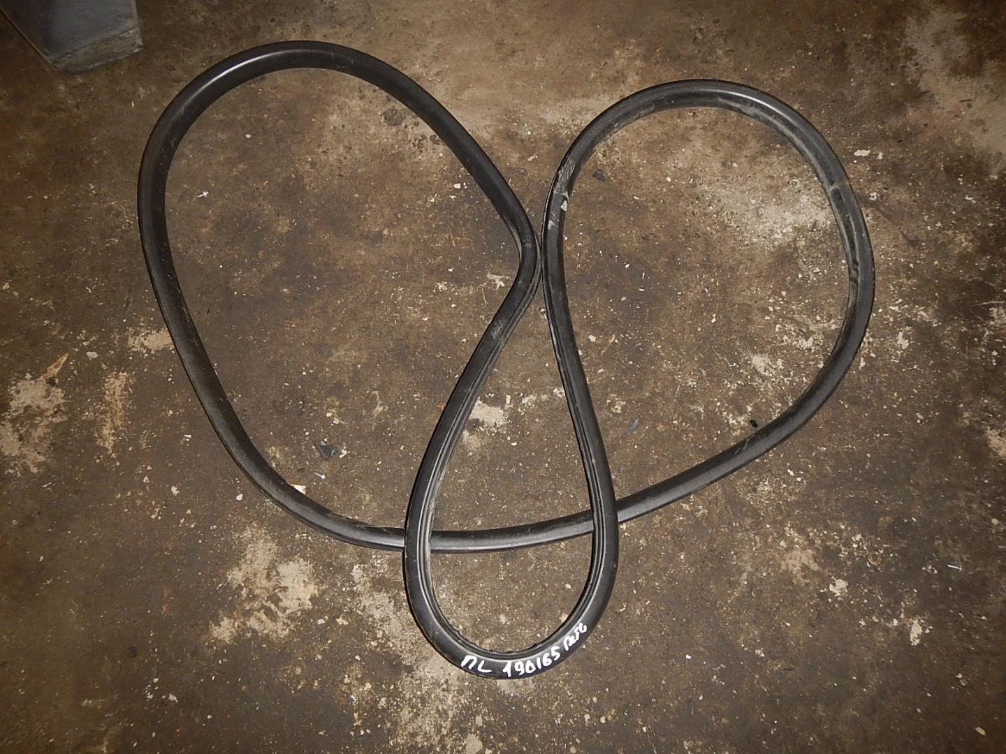 Уплотнитель двери