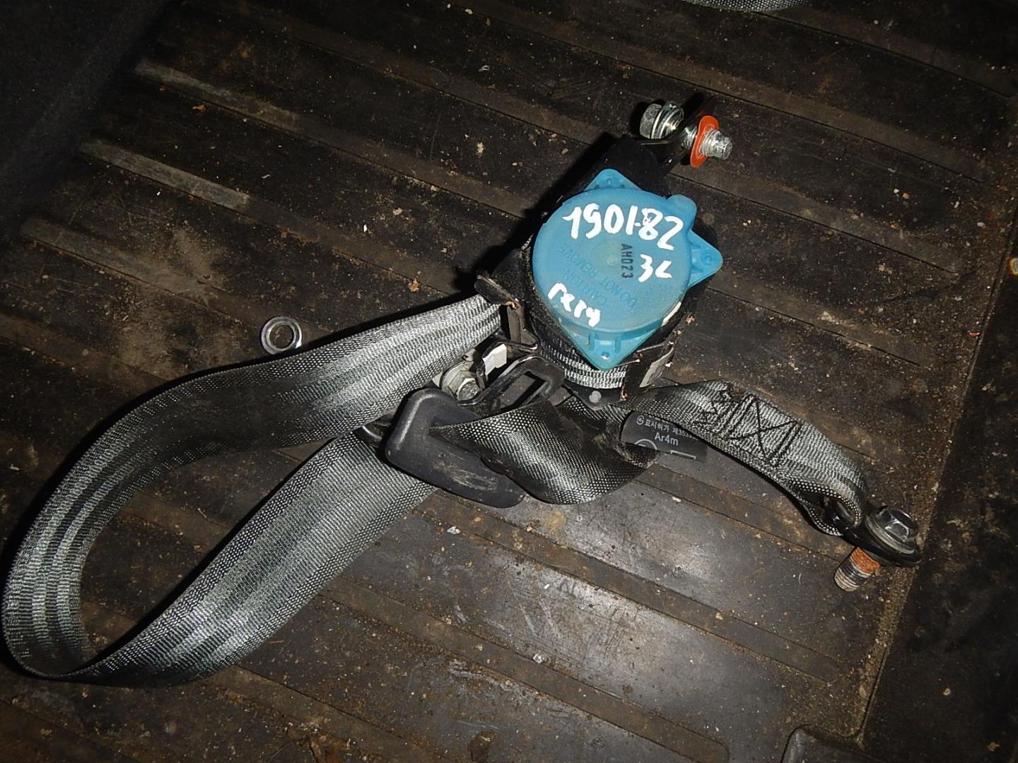 Ремень безопасности