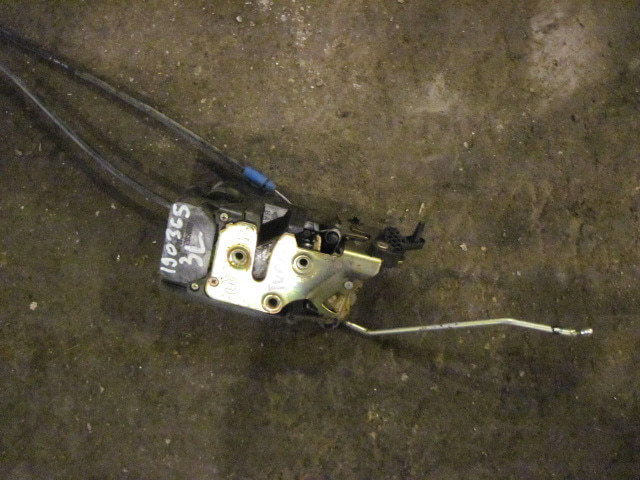 Замок двери задней левой