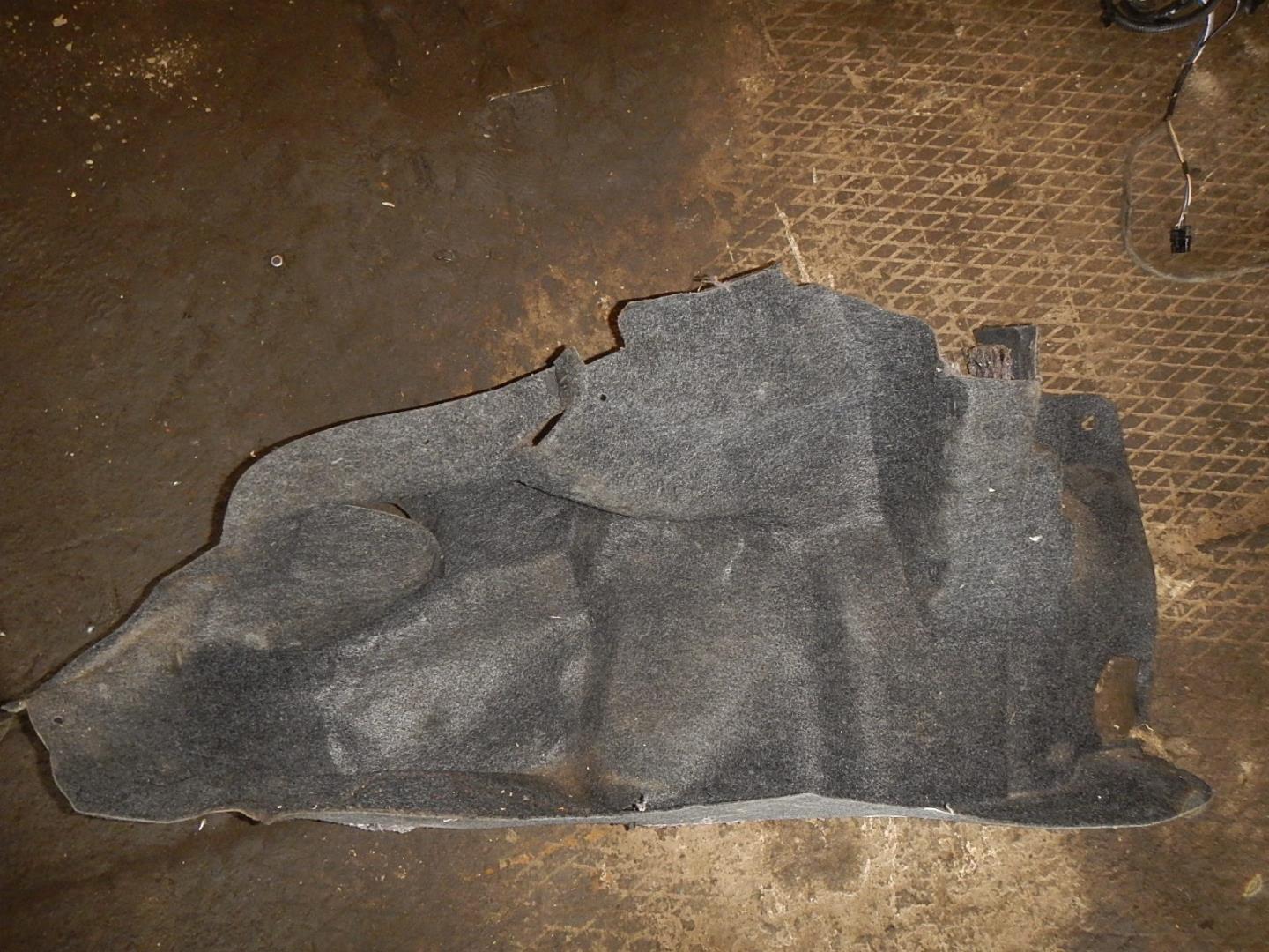 Обшивка багажника