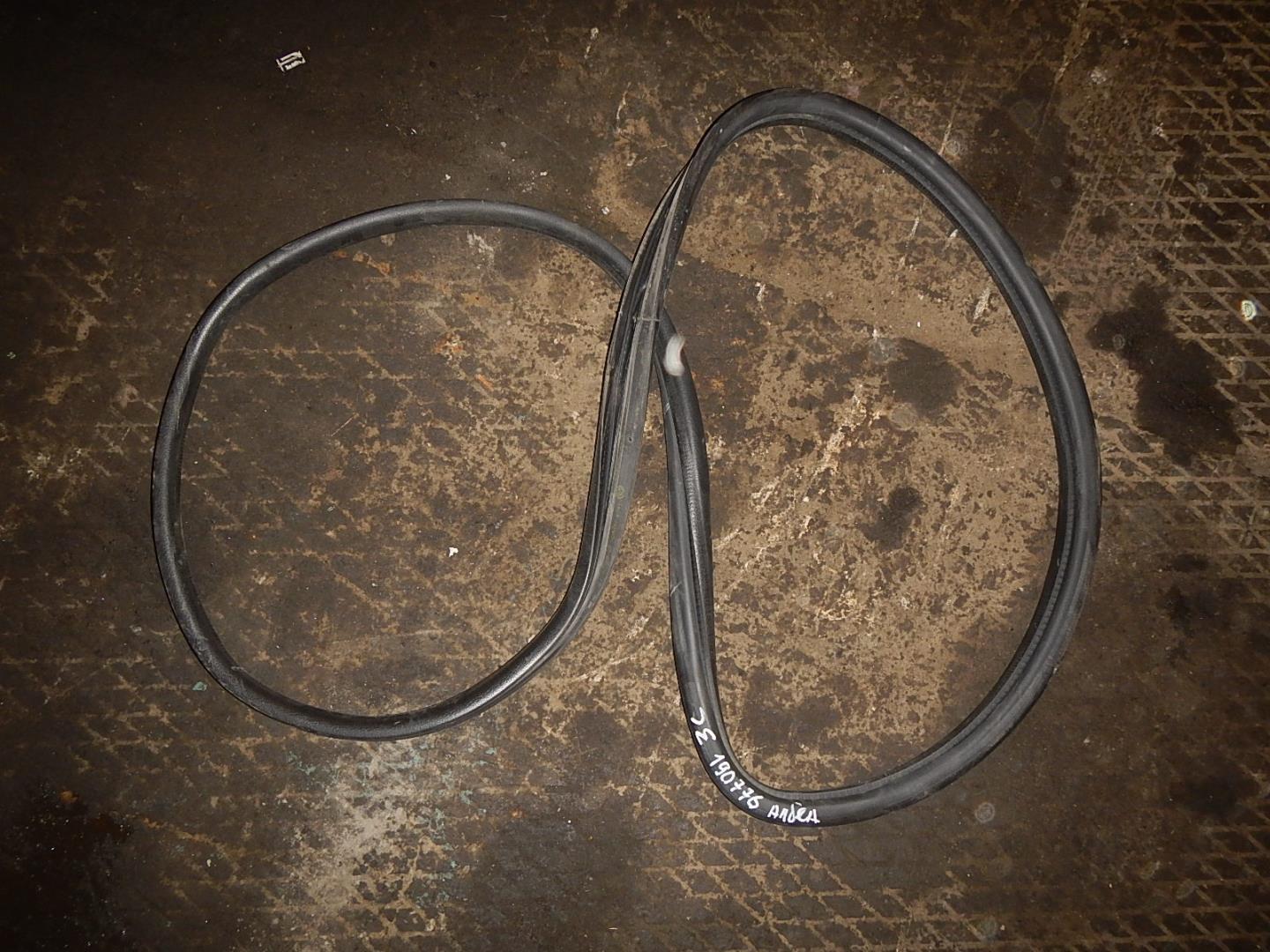 Уплотнитель двери