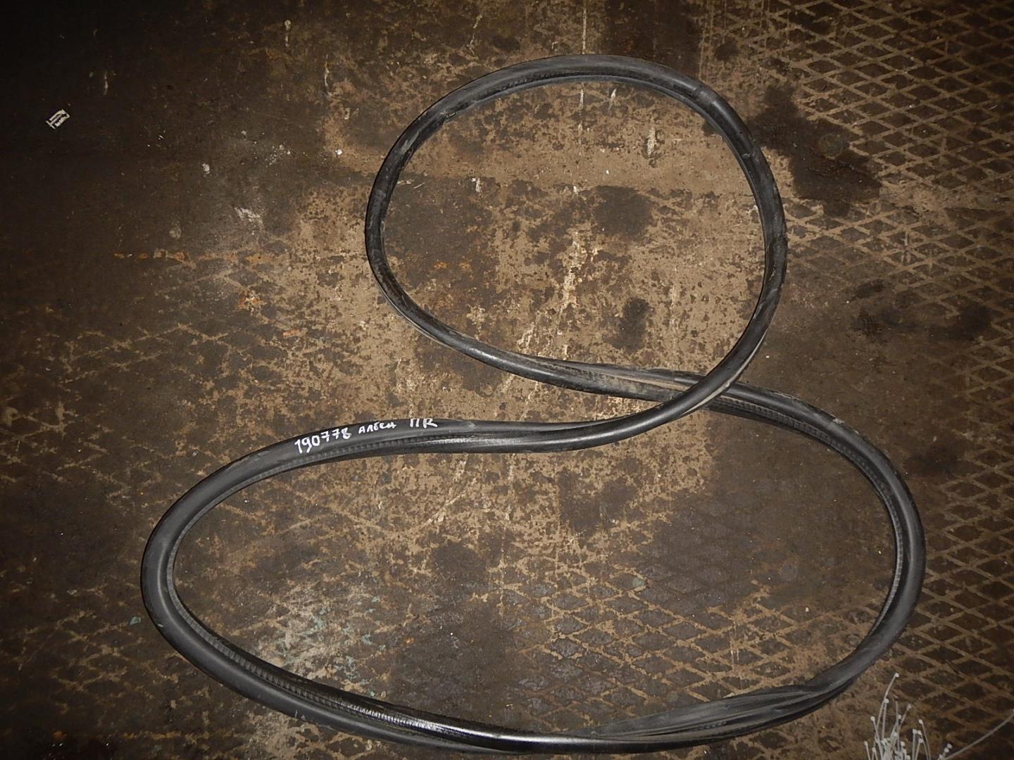 Уплотнитель двери