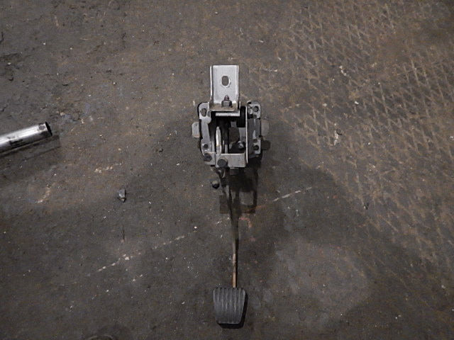 Педаль сцепления