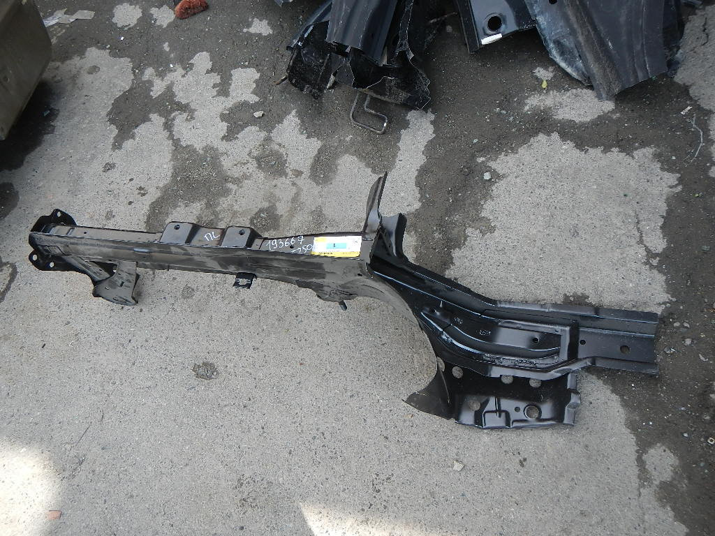 Лонжерон передний левый